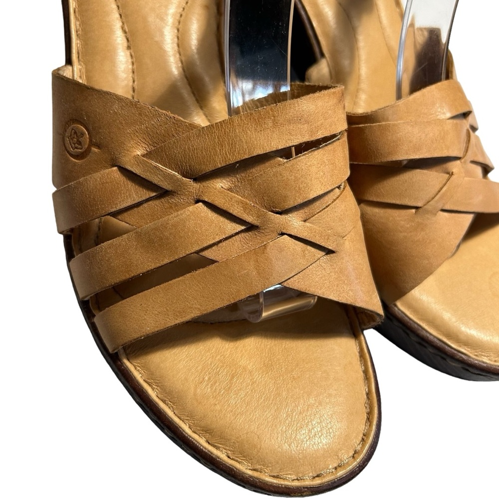 Born Tan Sandals with Adjustable Ankle Strap and Chunky Heel - Picture 3 of 11